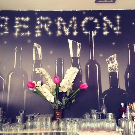 Hotel Bermon Тирана Екстериор снимка