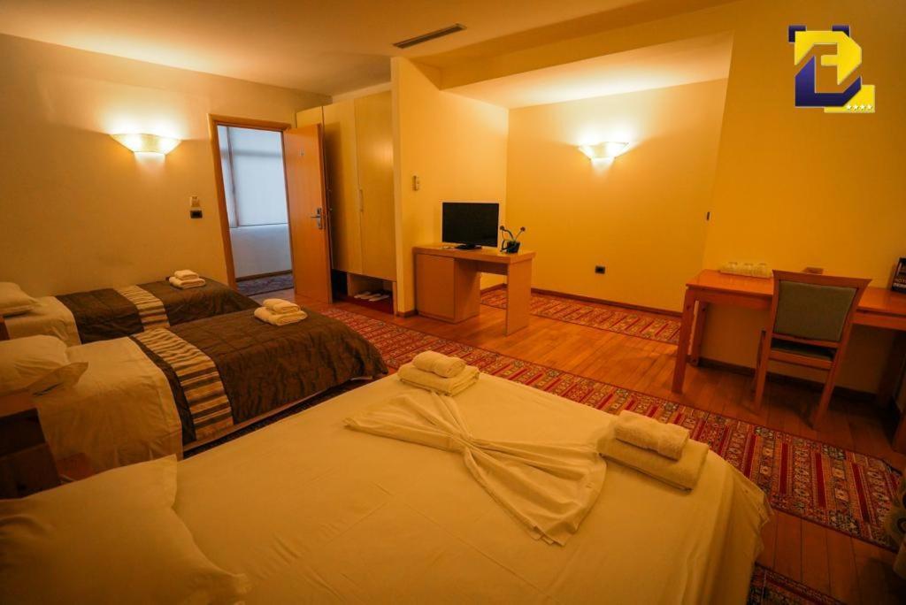 Hotel Bermon Тирана Екстериор снимка
