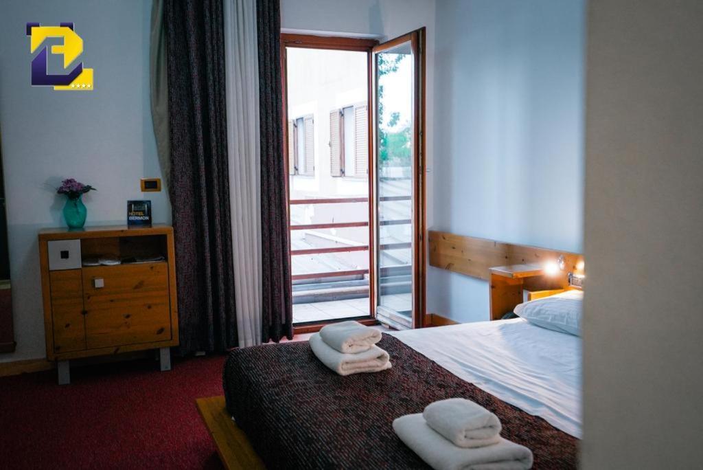 Hotel Bermon Тирана Екстериор снимка