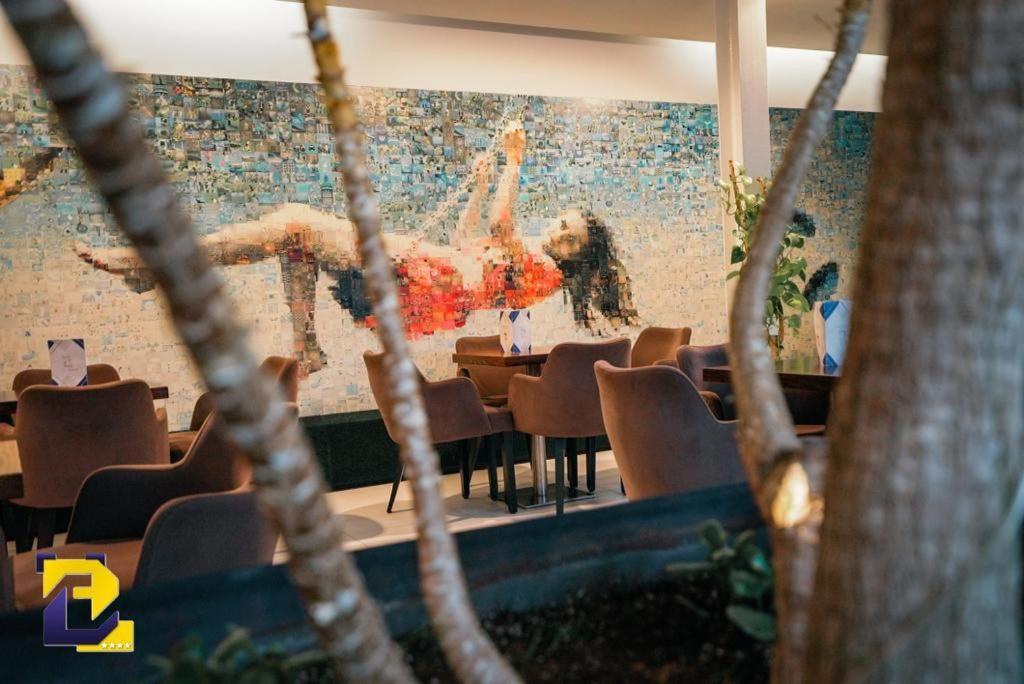 Hotel Bermon Тирана Екстериор снимка