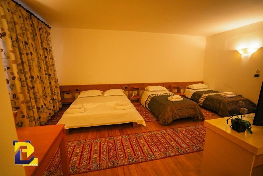 Hotel Bermon Тирана Екстериор снимка