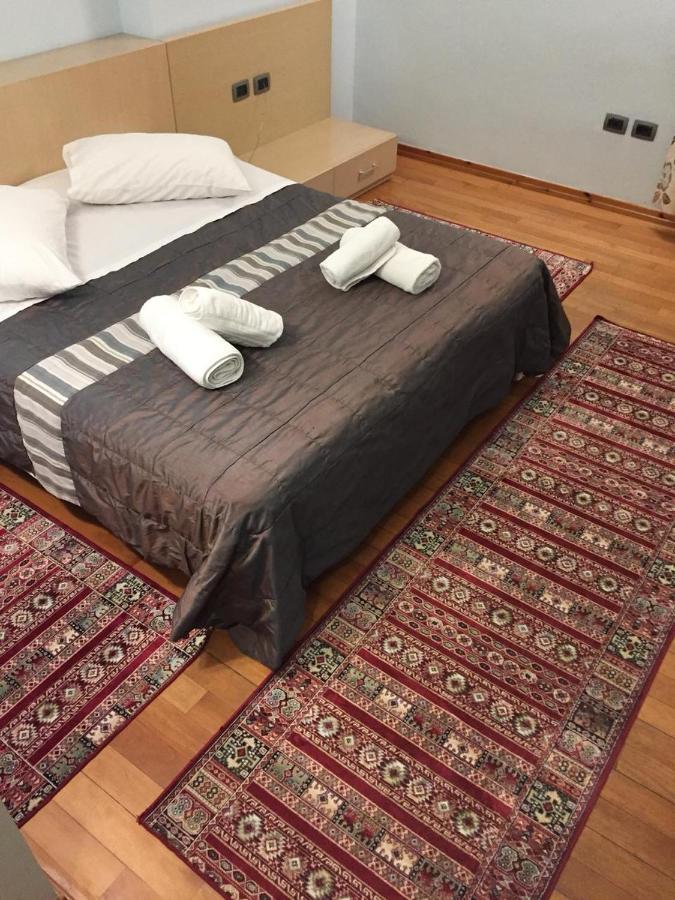 Hotel Bermon Тирана Екстериор снимка