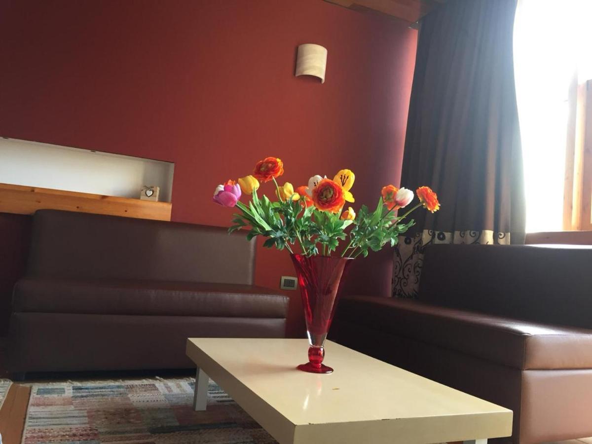 Hotel Bermon Тирана Екстериор снимка